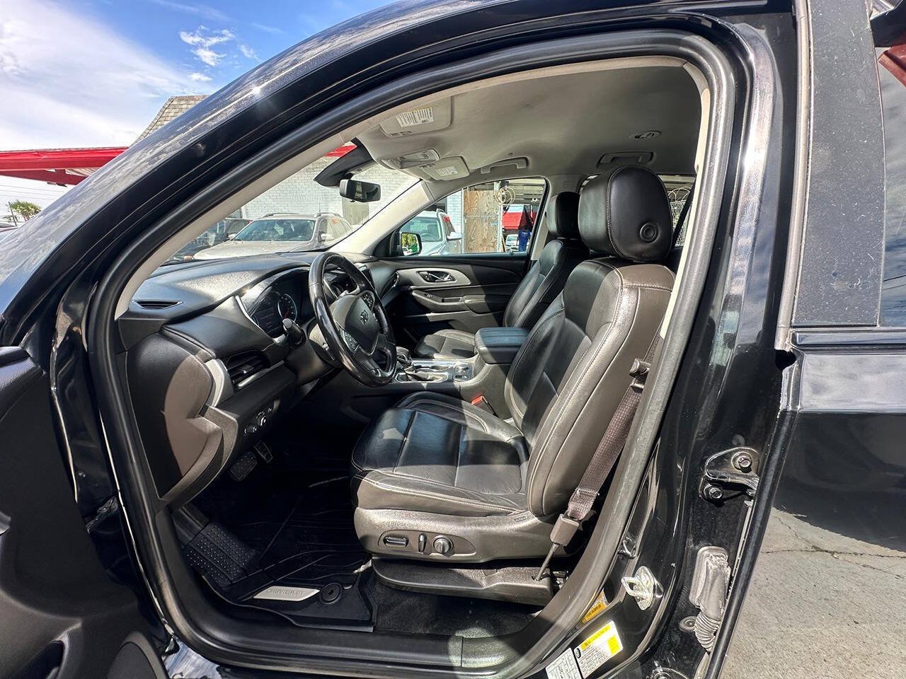 Used 2021 Chevrolet Traverse RS w/ LPO, Floor Liner Package FWD image 5