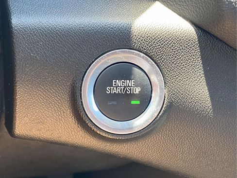 Used 2024 GMC Terrain SLE FWD image 24