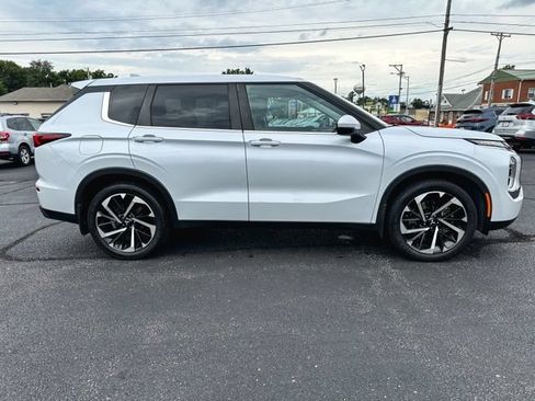 Used 2022 Mitsubishi Outlander ES AWD/4WD image 9