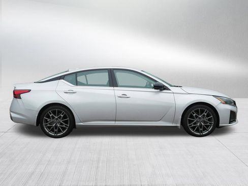 Certified 2023 Nissan Altima 2.0 SR FWD image 8