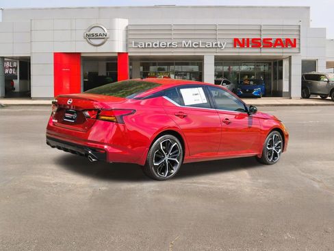 New 2026 Nissan Altima 2.5 SR FWD image 3