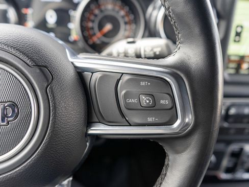 Used 2023 Jeep Wrangler Unlimited Sahara image 27