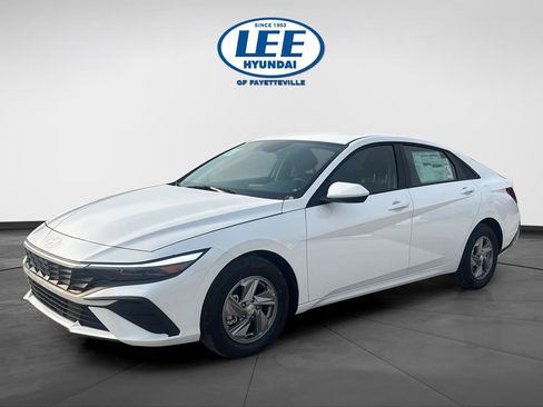 New 2026 Hyundai Elantra SE image 8