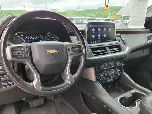 Used 2021 Chevrolet Suburban Premier w/ Premium Package RWD image 2