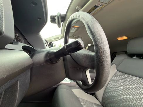 Used 2019 Toyota Tundra SR5 w/ SR5 Upgrade Package image 33