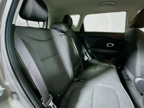 Used 2016 Kia Soul + image 26