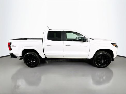 Used 2024 Chevrolet Colorado Z71 w/ Safety Package image 7