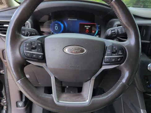 Used 2020 Ford Explorer Platinum w/ Premium Technology Package AWD/4WD image 22