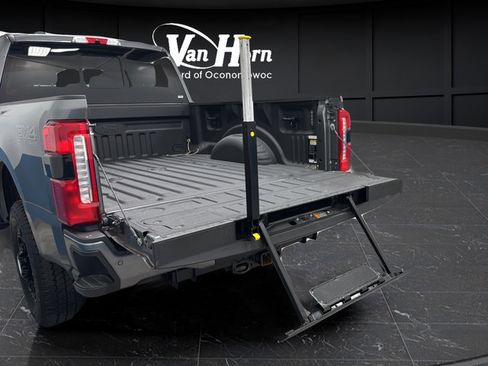 Used 2023 Ford F350 Lariat w/ Lariat Ultimate Package AWD/4WD image 39
