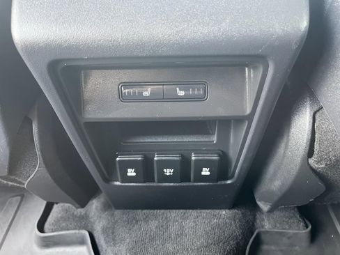 Used 2018 Land Rover Discovery Sport HSE image 27