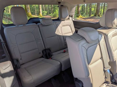 Used 2023 Lincoln Navigator Reserve AWD/4WD image 16
