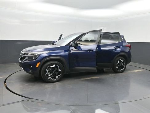 Used 2025 Kia Seltos EX AWD/4WD image 35