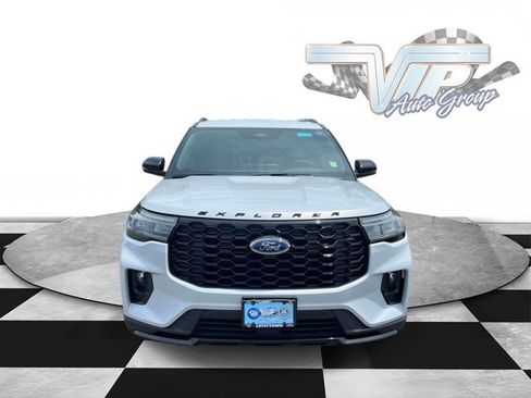 Used 2026 Ford Explorer ST-Line w/ ST-Line Street Pack AWD/4WD image 2