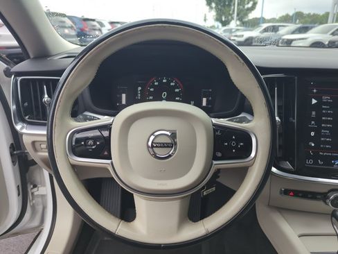 Used 2019 Volvo S60 T6 Momentum w/ Premium Package AWD/4WD image 11