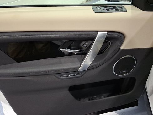 Certified 2025 Land Rover Discovery Sport S image 10