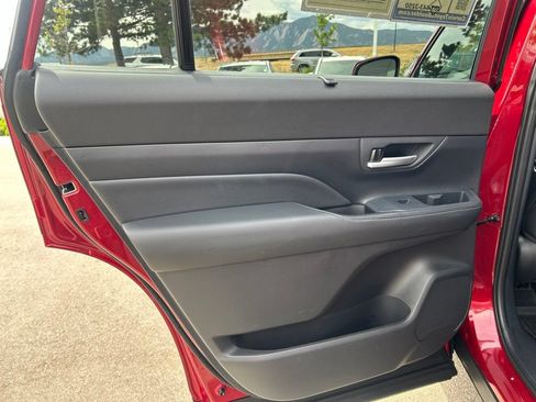 Used 2025 Toyota Grand Highlander AWD Hybrid image 20