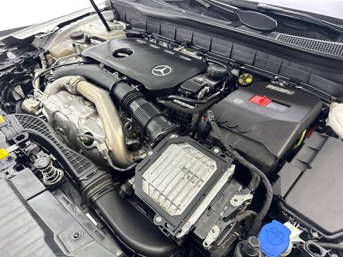 Used 2025 Mercedes-Benz GLB 250 4MATIC image 73