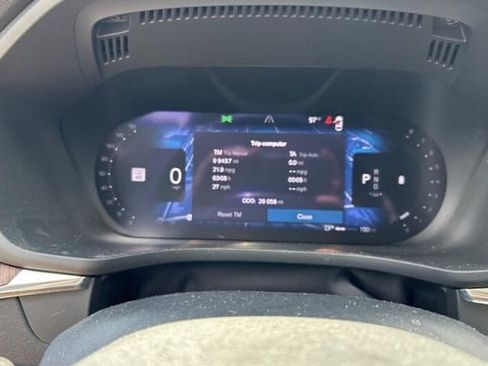 Used 2024 Volvo XC60 B5 Plus w/ Protection Package Premier AWD/4WD image 3