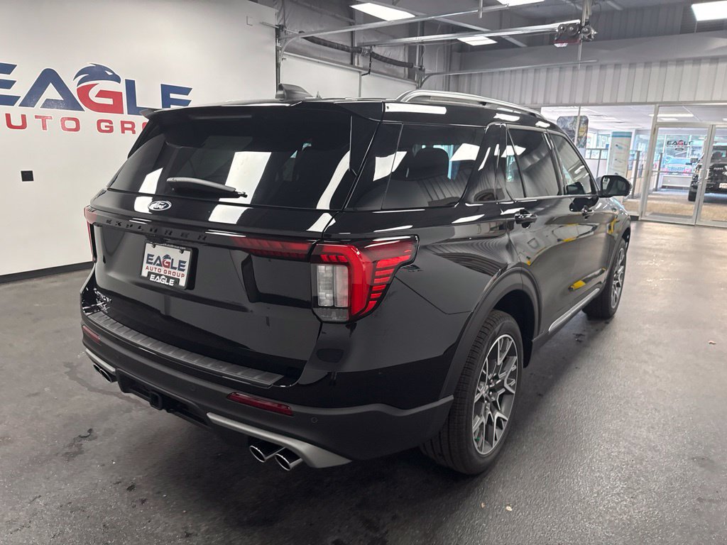 New 2027 Ford Explorer Platinum w/ 3.0L Ultimate Package AWD/4WD image 11