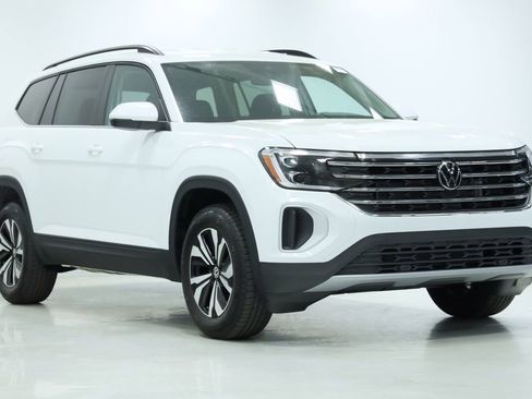 New 2026 Volkswagen Atlas SE FWD image 3