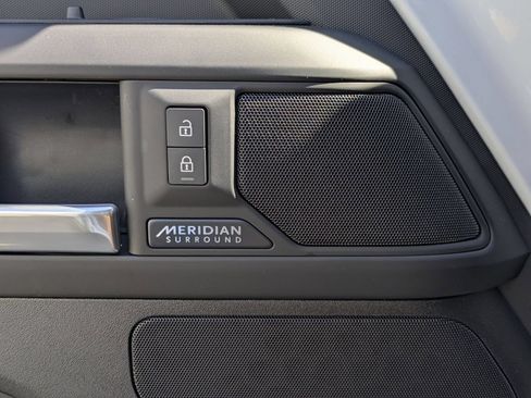 New 2026 Land Rover Defender 110 X-Dynamic SE AWD/4WD image 25