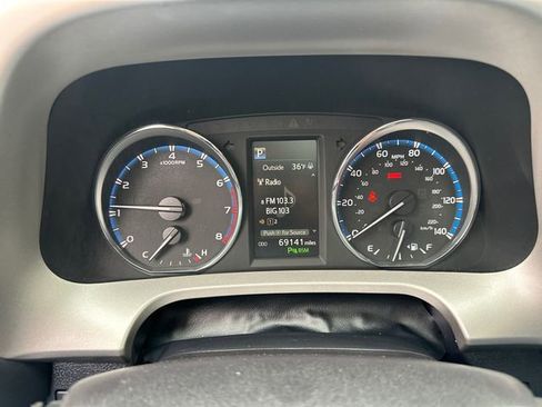 Used 2016 Toyota RAV4 Limited image 29