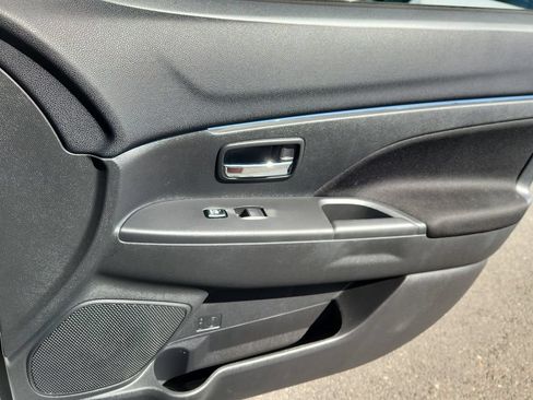 Used 2025 Mitsubishi Outlander Sport AWD image 12
