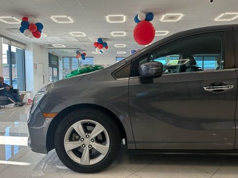 Used 2018 Honda Odyssey EX image 6