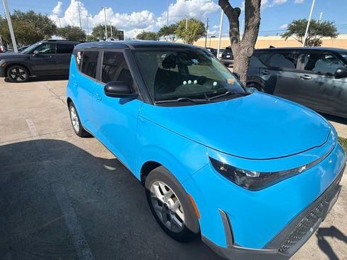 Certified 2023 Kia Soul S FWD image 5