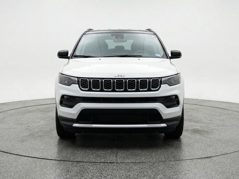 Used 2025 Jeep Compass Limited AWD/4WD image 2
