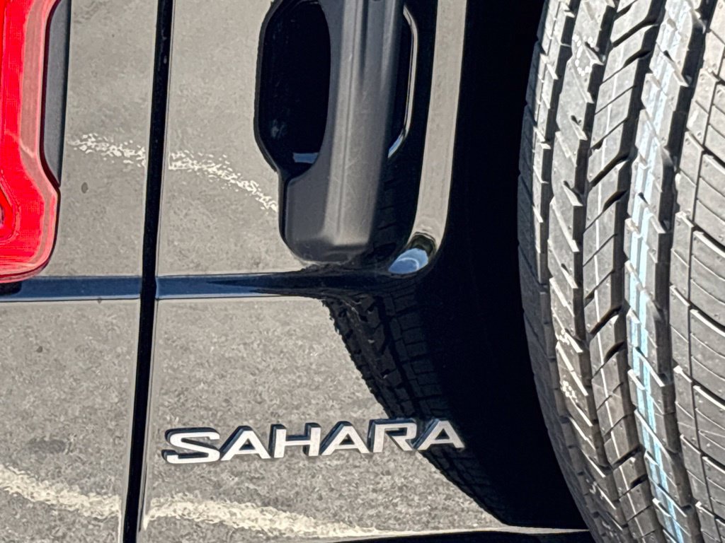 Used 2025 Jeep Wrangler Unlimited Sahara AWD/4WD image 9
