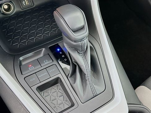 Used 2025 Toyota RAV4 XLE w/ Convenience Package image 24