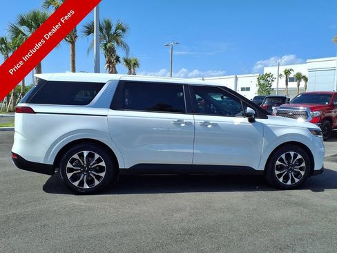 Used 2024 Kia Carnival EX FWD image 9