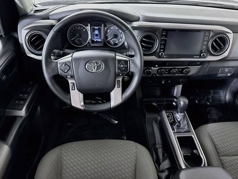 Certified 2021 Toyota Tacoma SR5 AWD/4WD image 4