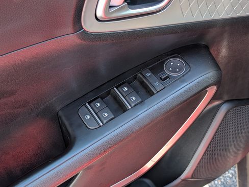Certified 2025 Kia Soul LX w/ LX Technology Package FWD image 19