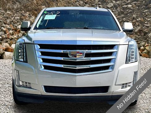 Used 2015 Cadillac Escalade Premium AWD/4WD image 3