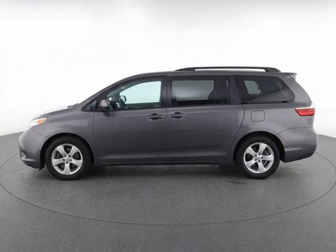 Used 2015 Toyota Sienna LE FWD image 7