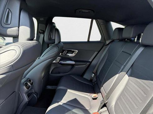 New 2025 Mercedes-Benz GLC 350e 4MATIC image 19
