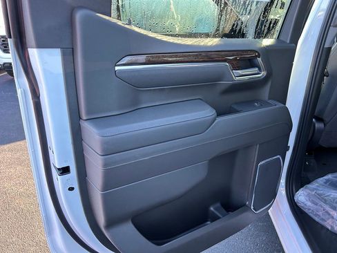 New 2026 GMC Sierra 1500 Elevation image 7