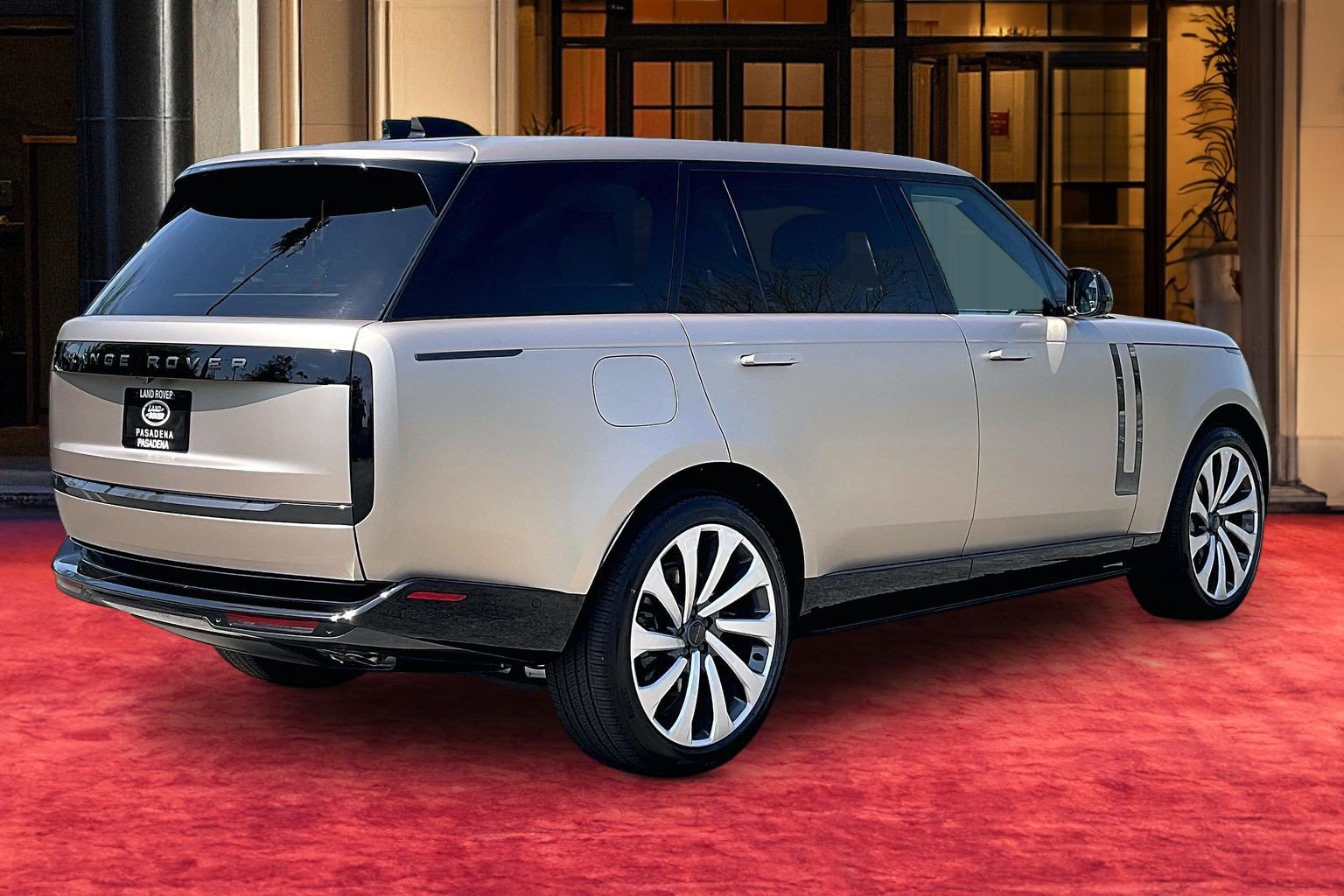 New 2026 Land Rover Range Rover Long Wheelbase SE AWD/4WD image 5