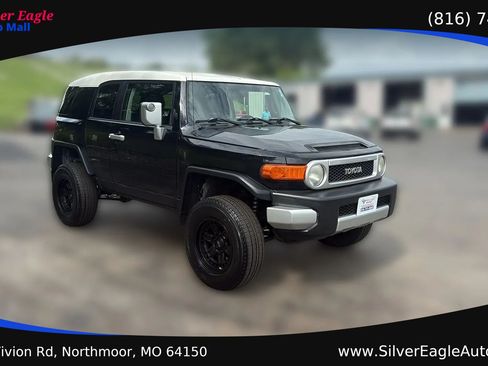 Used 2008 Toyota FJ Cruiser 2WD w/ Convenience Pkg image 8