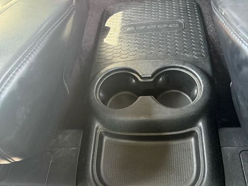 Used 2019 Dodge Durango SXT image 19