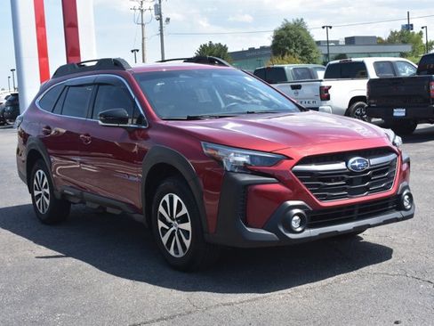 Used 2024 Subaru Outback Premium AWD/4WD image 3