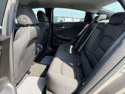 Used 2025 Chevrolet Malibu LT image 12