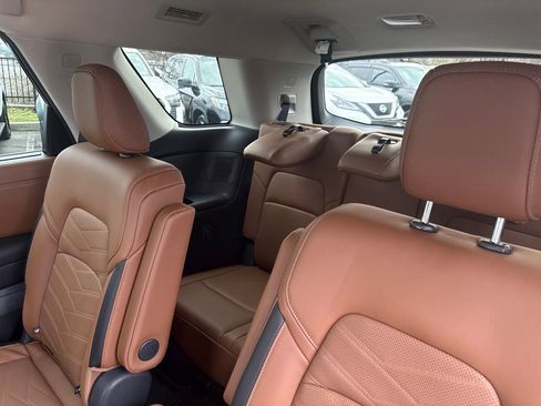 Used 2025 Nissan Pathfinder Platinum image 34