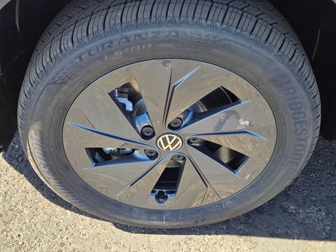 New 2026 Volkswagen Taos S image 5