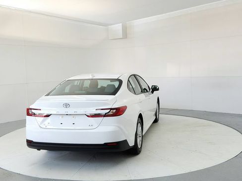 Used 2025 Toyota Camry LE AWD/4WD image 5