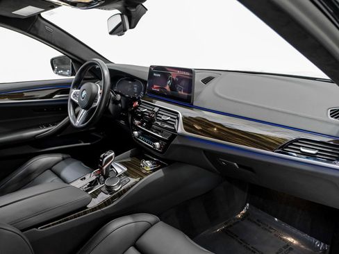 Used 2022 BMW M5 w/ Executive Package image 11