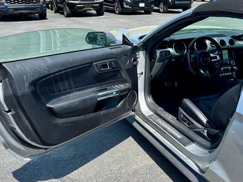 Used 2022 Ford Mustang Premium image 12