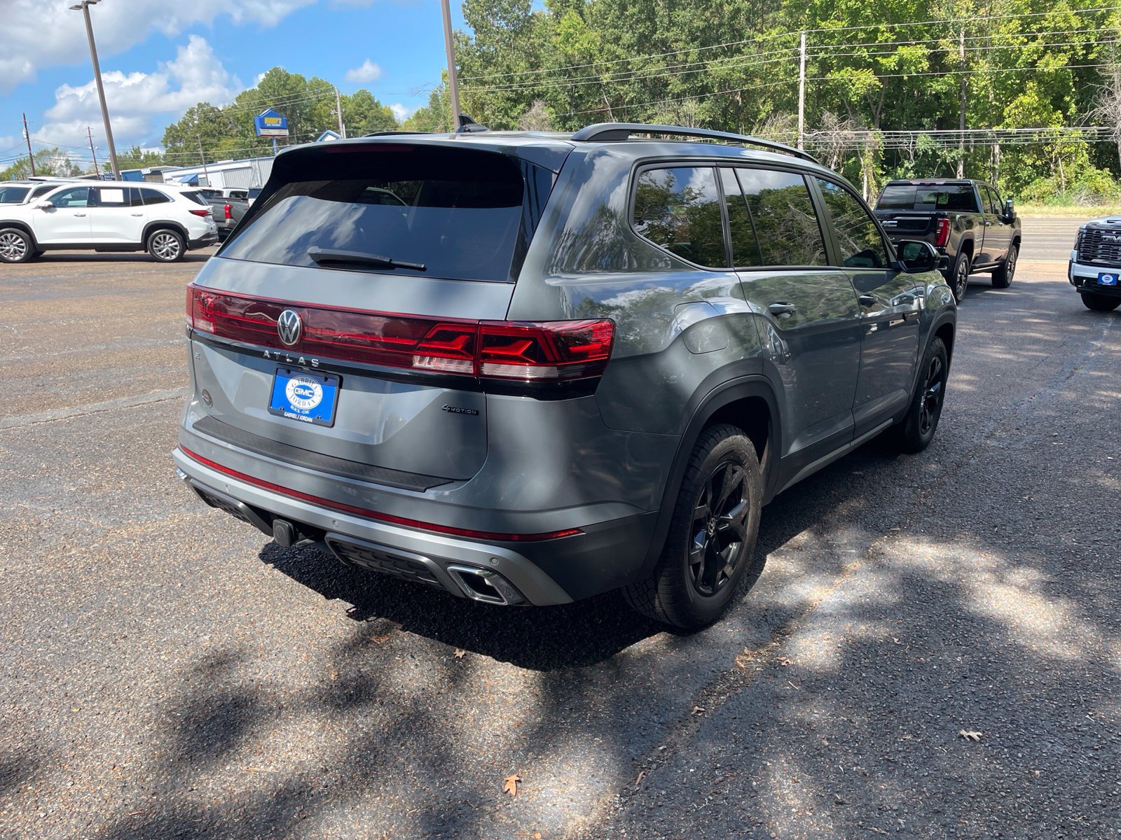 Used 2024 Volkswagen Atlas Peak Edition SE AWD/4WD image 6